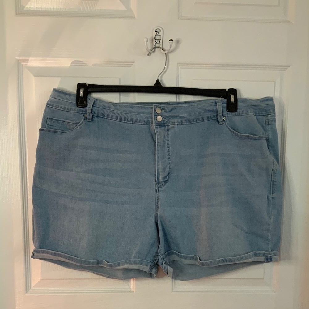 ROYALTY FOR ME HIGH RISE SHORTS PLUS SIZE 24